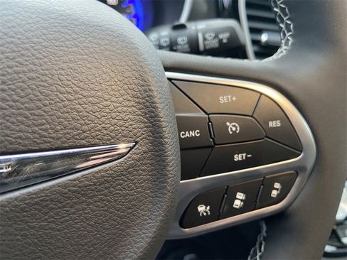 New 2026 Chrysler Pacifica Select image 16