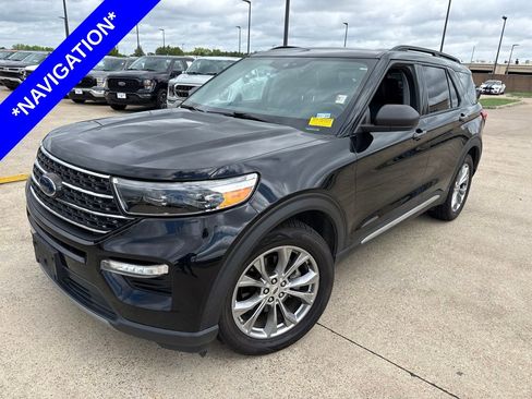 Used 2022 Ford Explorer XLT w/ Equipment Group 202A RWD image 1