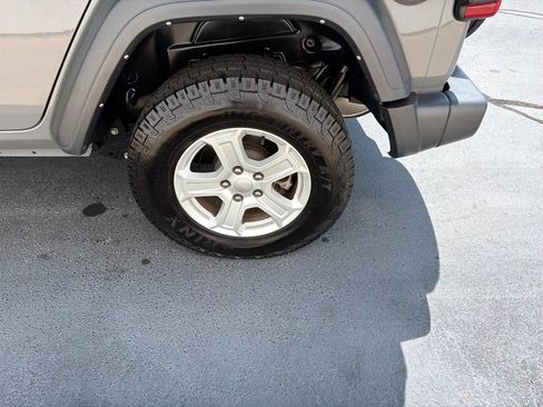 Used 2022 Jeep Wrangler Unlimited Sport AWD/4WD image 15
