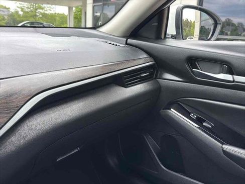 Used 2024 Nissan Altima 2.5 SL FWD image 25
