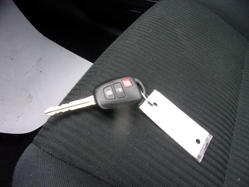 Used 2014 Toyota RAV4 LE image 22