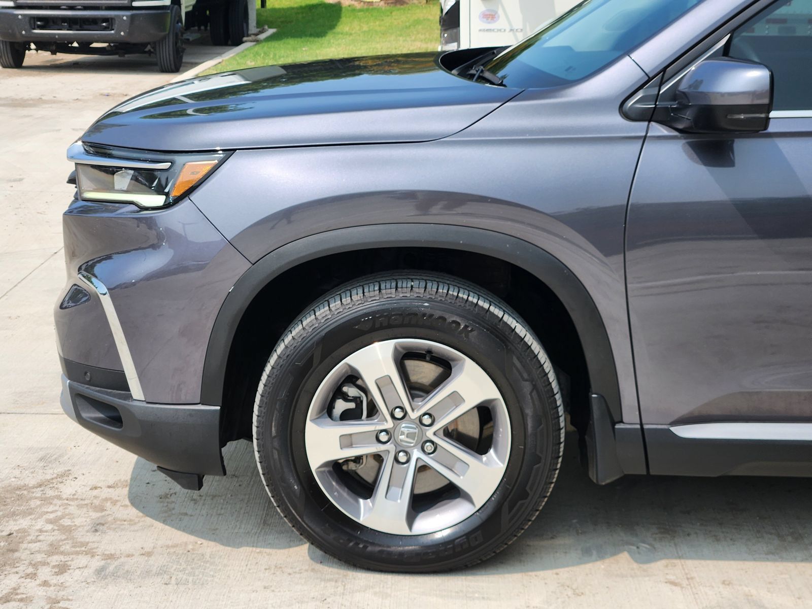 Used 2025 Honda Pilot EX-L image 10