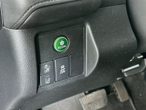 Used 2019 Honda HR-V EX image 16