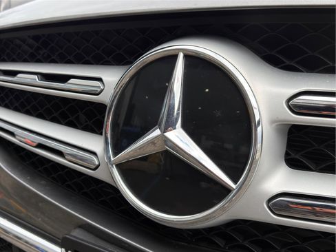 Used 2022 Mercedes-Benz GLC 300 4MATIC image 9