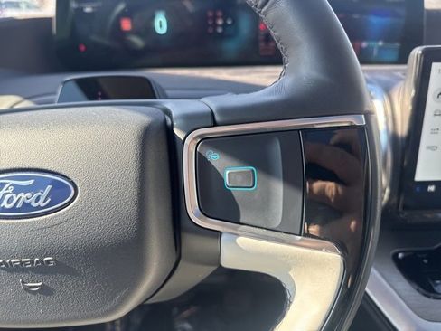 Used 2025 Ford Expedition Max Platinum w/ Driver's Package image 31