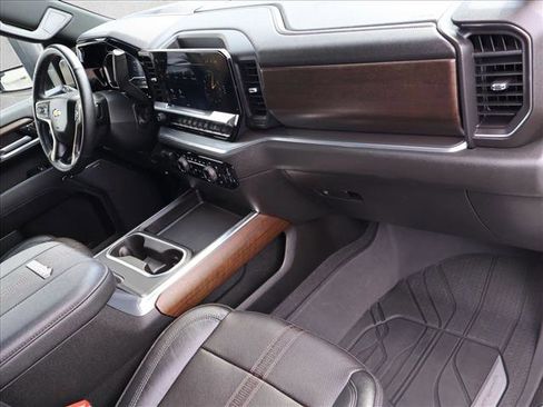 Used 2024 Chevrolet Silverado 2500 High Country w/ High Country Premium Package AWD/4WD image 28