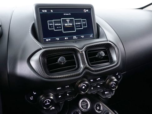 Used 2019 Aston Martin V8 Vantage Base image 26