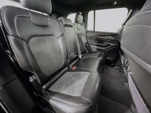 Used 2023 Jeep Grand Cherokee Altitude AWD/4WD image 27