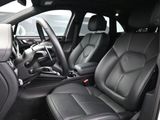 Certified 2024 Porsche Macan image 5