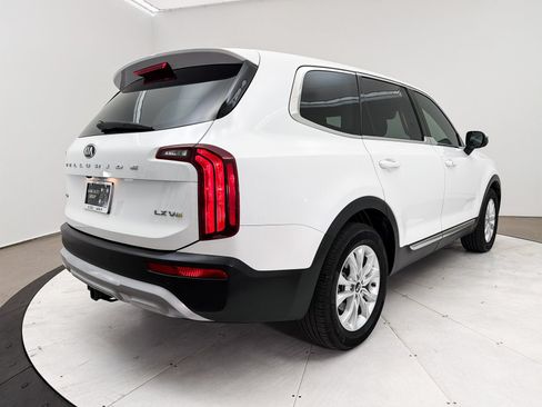 Used 2020 Kia Telluride LX AWD/4WD image 16