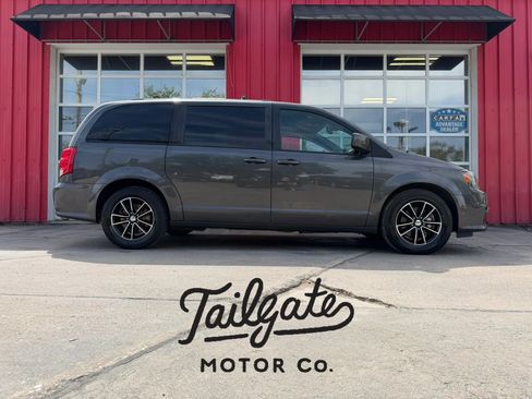 Used 2018 Dodge Grand Caravan GT FWD image 1
