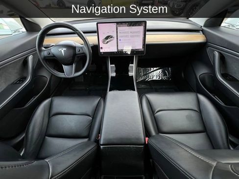 Used 2019 Tesla Model 3 Standard Range Plus image 2