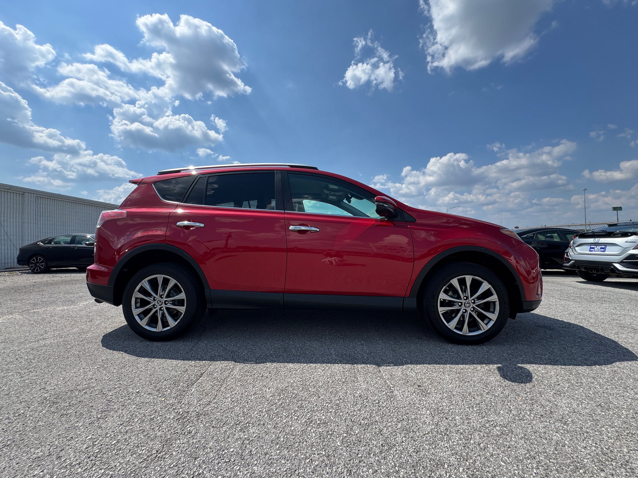 Used 2016 Toyota RAV4 Limited w/ Advanced Technology Package AWD/4WD image 4