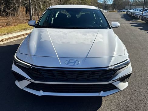 New 2026 Hyundai Elantra SE FWD image 9