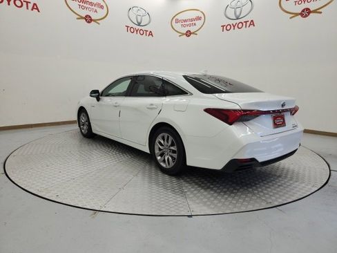 Used 2021 Toyota Avalon XLE w/ Moonroof Package image 6
