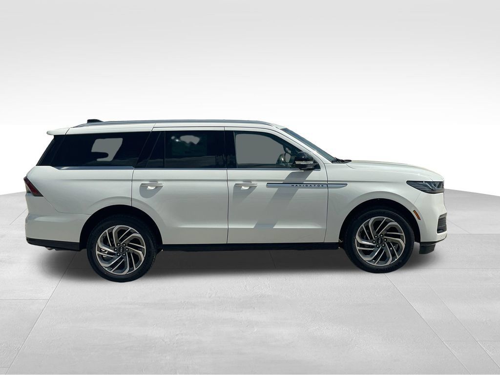 New 2027 Lincoln Navigator Reserve AWD/4WD image 6