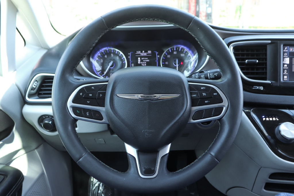 Used 2023 Chrysler Voyager LX FWD image 21