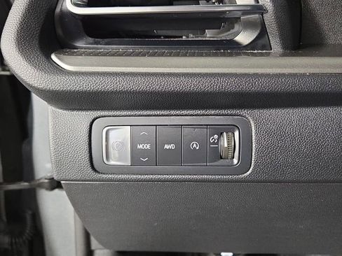 Used 2024 Chevrolet Traverse LT w/ LPO, Floor Liner Package image 28