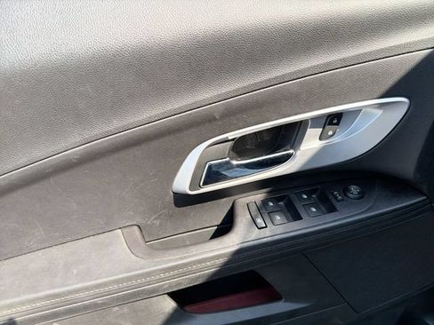 Used 2016 Chevrolet Equinox LTZ w/ Enhanced Convenience Package FWD image 16