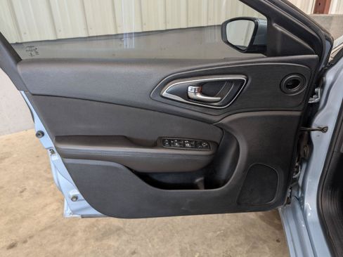 Used 2015 Chrysler 200 Limited w/ Convenience Group FWD image 18
