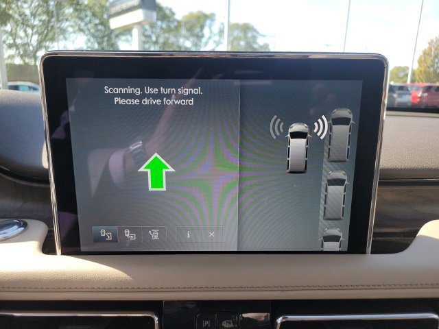 Certified 2023 Lincoln Aviator Reserve w/ Elements Package Plus AWD/4WD image 40