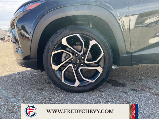 Used 2025 Chevrolet Trax RS w/ Driver Confidence Package FWD image 26
