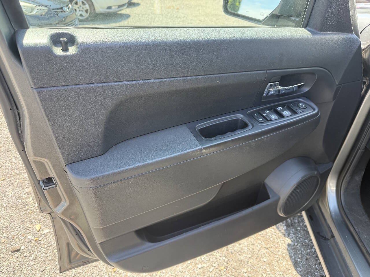 Used 2012 Jeep Liberty Sport AWD/4WD image 21