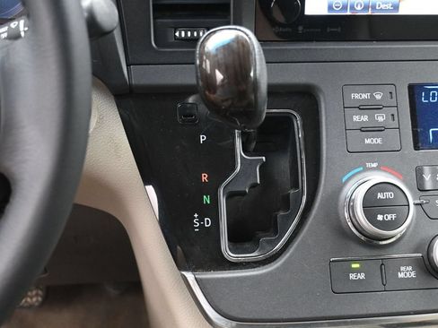 Certified 2017 Toyota Sienna XLE w/ XLE Navigation Package FWD image 22