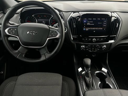 Used 2023 Chevrolet Traverse LT image 14