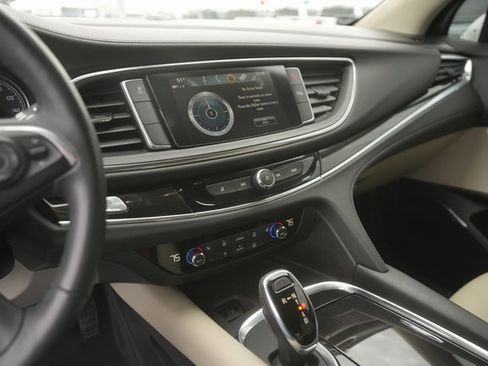 Used 2019 Buick Enclave Essence image 25