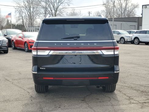 Used 2022 Lincoln Navigator Reserve image 5