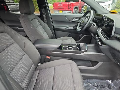 Used 2025 Chevrolet Equinox LT FWD image 10