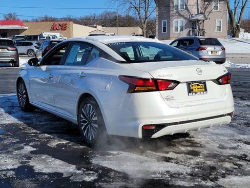 Used 2024 Nissan Altima 2.5 SV image 5