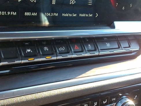 Used 2025 GMC Sierra 1500 SLT image 25