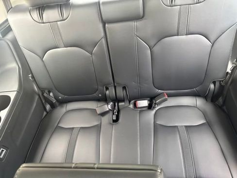Used 2023 Honda Pilot Touring image 22