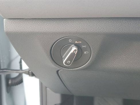New 2026 Volkswagen Jetta SE FWD image 27