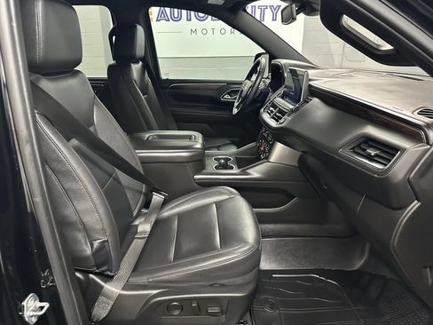 Used 2023 Chevrolet Suburban Z71 w/ Luxury Package AWD/4WD image 19