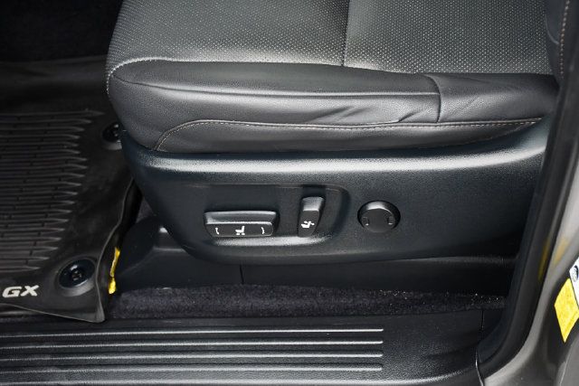 Used 2021 Lexus GX 460 Premium w/ Accessory Package AWD/4WD image 33
