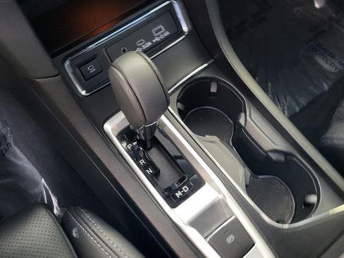 Certified 2024 Subaru Ascent Limited w/ Technology Package image 17