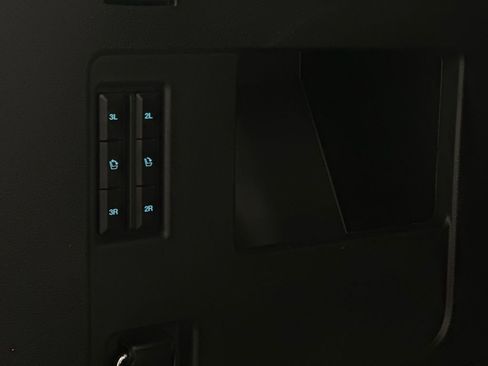 Used 2024 Ford Expedition Max XLT image 15