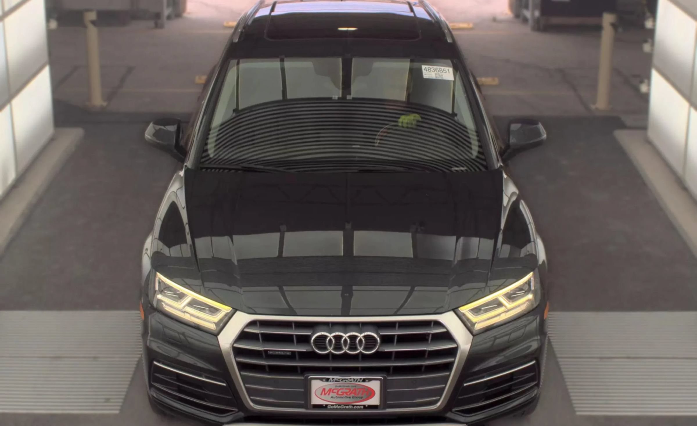 Used 2018 Audi Q5 2.0T Premium Plus w/ Premium Plus Package AWD/4WD image 2