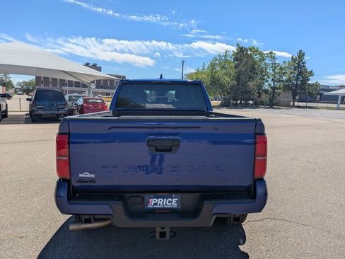Used 2025 Toyota Tacoma TRD Sport AWD/4WD image 7