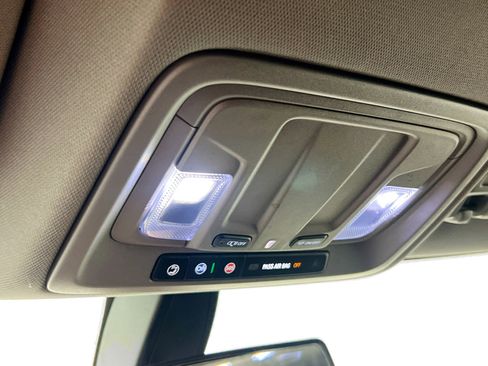 Used 2020 GMC Sierra 1500 SLE w/ SLE Value Package image 22