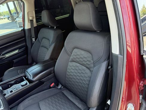 Used 2022 Nissan Pathfinder SV AWD/4WD image 12