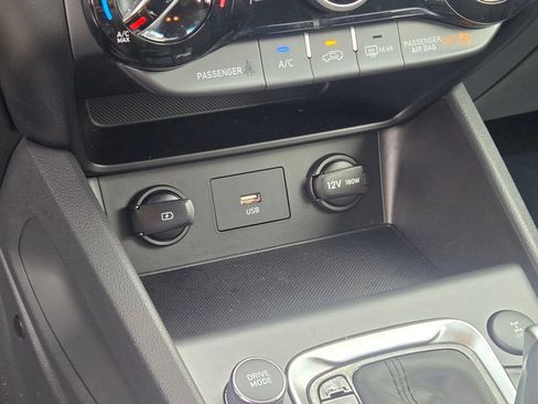 Used 2023 Hyundai Kona SEL AWD/4WD image 35