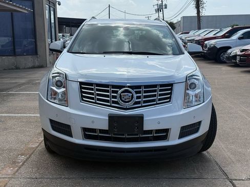 Used 2015 Cadillac SRX Luxury FWD image 2