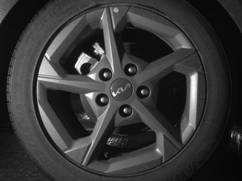 Used 2025 Kia K4 LXS image 15