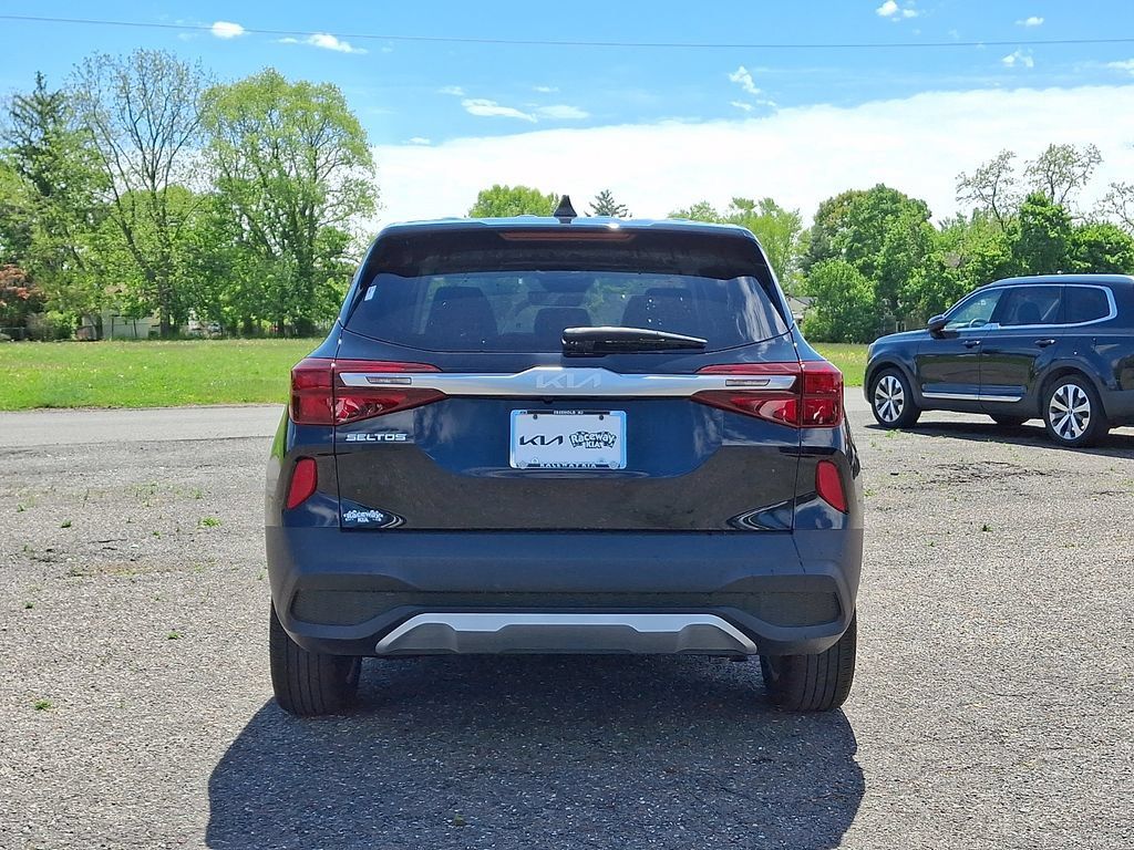 Certified 2023 Kia Seltos LX AWD/4WD image 6