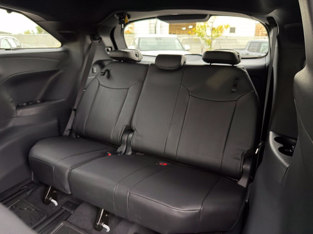 New 2026 Toyota Sienna XLE Woodland Edition AWD/4WD image 21