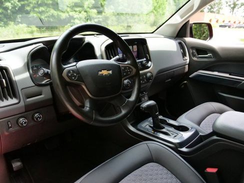 Used 2015 Chevrolet Colorado Z71 AWD/4WD image 9